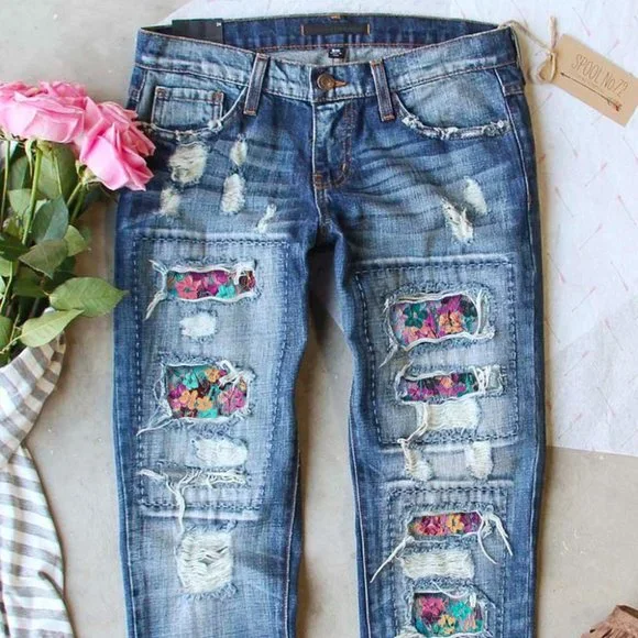 π New Distressed Denim Jeans - Picture 1 of 5